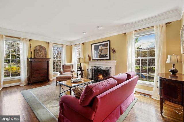 10 MEYER POINT CT, Potomac, MD 20854