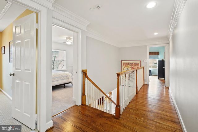 10 MEYER POINT CT, Potomac, MD 20854