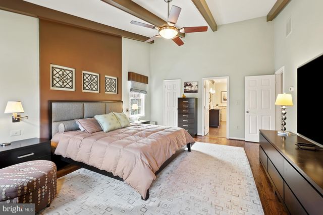 10 MEYER POINT CT, Potomac, MD 20854