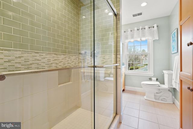 10 MEYER POINT CT, Potomac, MD 20854