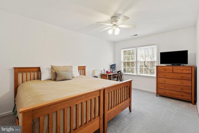 10 MEYER POINT CT, Potomac, MD 20854