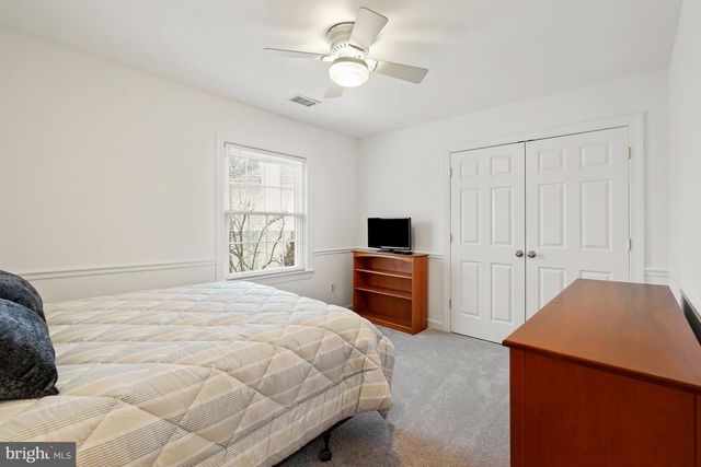 10 MEYER POINT CT, Potomac, MD 20854