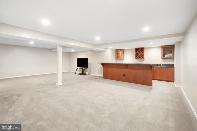 10 MEYER POINT CT, Potomac, MD 20854