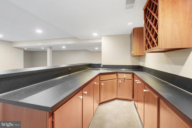 10 MEYER POINT CT, Potomac, MD 20854