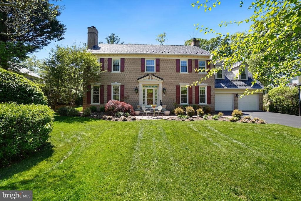 10 MEYER POINT CT, Potomac, MD 20854