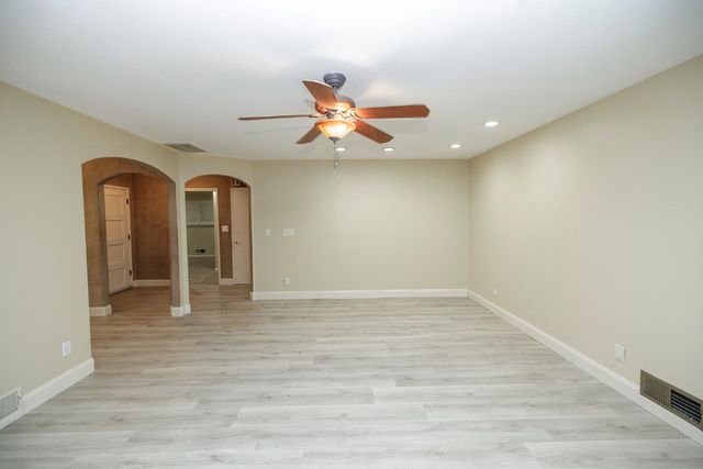 2410 Sherwood Ave, Modesto, CA 95350