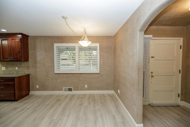 2410 Sherwood Ave, Modesto, CA 95350