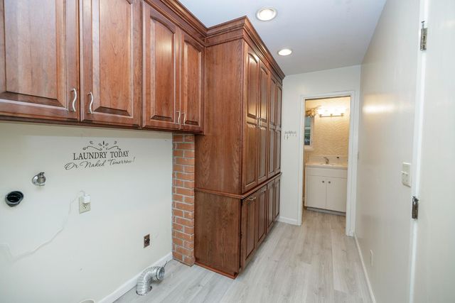 2410 Sherwood Ave, Modesto, CA 95350