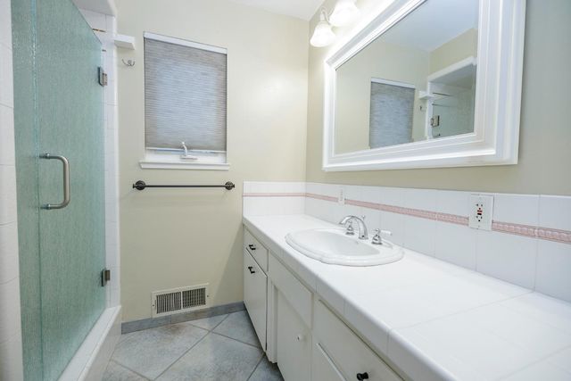 2410 Sherwood Ave, Modesto, CA 95350