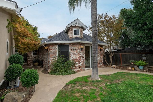 2410 Sherwood Ave, Modesto, CA 95350