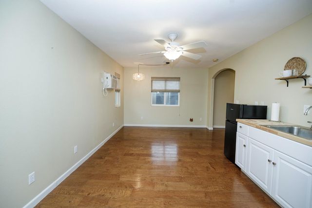 2410 Sherwood Ave, Modesto, CA 95350