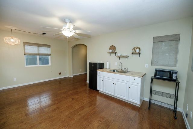 2410 Sherwood Ave, Modesto, CA 95350