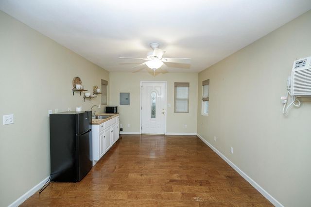 2410 Sherwood Ave, Modesto, CA 95350