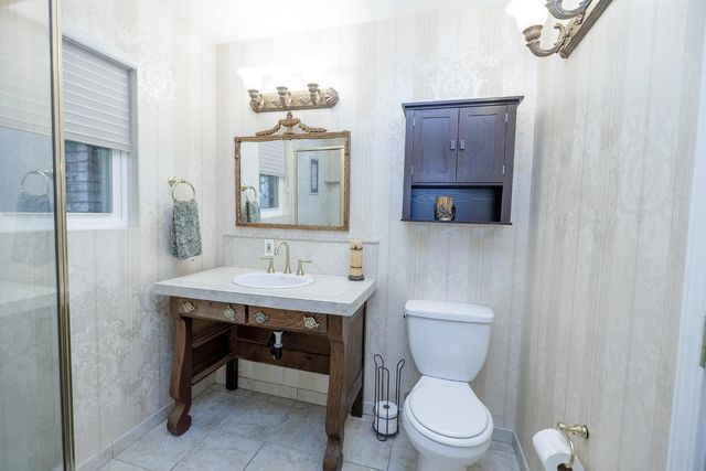 2410 Sherwood Ave, Modesto, CA 95350