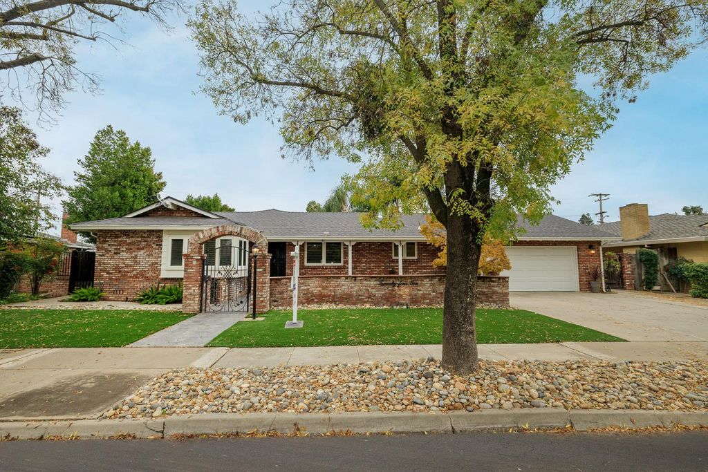 2410 Sherwood Ave, Modesto, CA 95350
