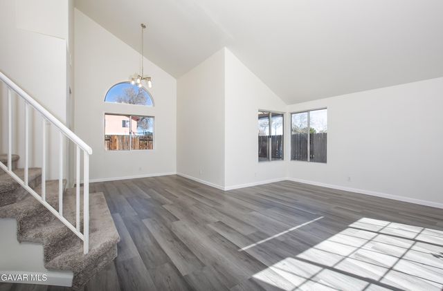 805 Jason Court, Lancaster, CA 93534