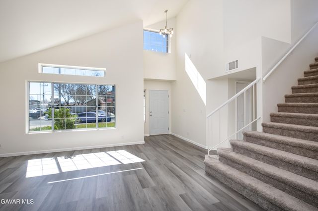 805 Jason Court, Lancaster, CA 93534