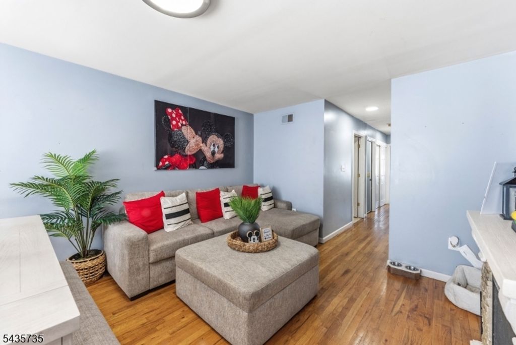 56 Vincent St, Newark City, NJ 07105 — photo 2