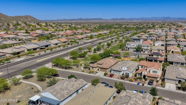 6516 W MADRE DEL ORO Drive, Phoenix, AZ 85083