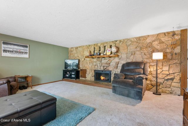 272 Hidden Spring Rd, Sandpoint, ID 83864
