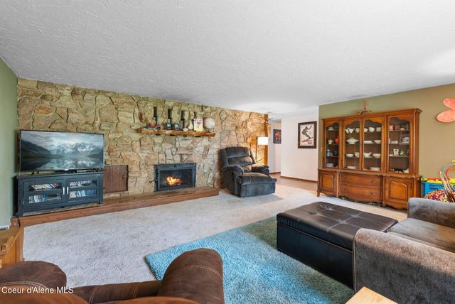 272 Hidden Spring Rd, Sandpoint, ID 83864