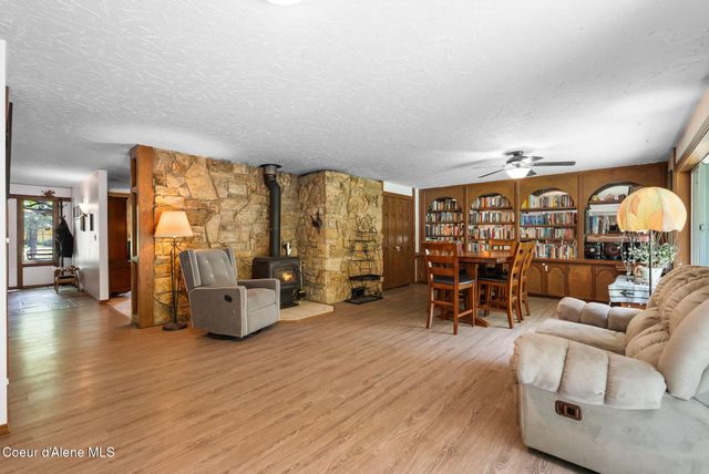 272 Hidden Spring Rd, Sandpoint, ID 83864