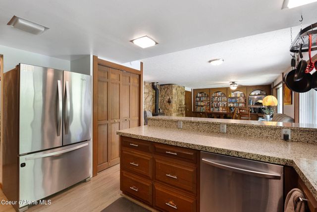 272 Hidden Spring Rd, Sandpoint, ID 83864