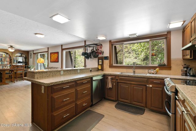 272 Hidden Spring Rd, Sandpoint, ID 83864