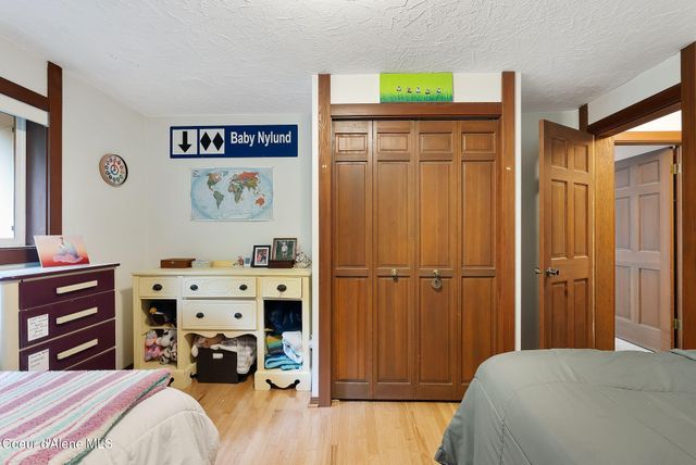 272 Hidden Spring Rd, Sandpoint, ID 83864