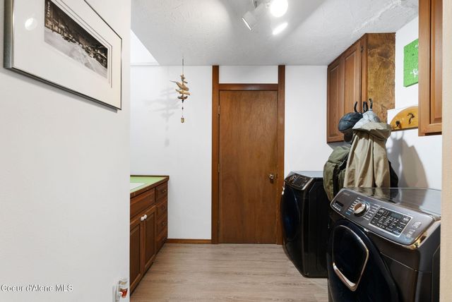 272 Hidden Spring Rd, Sandpoint, ID 83864