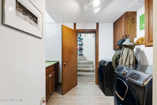 272 Hidden Spring Rd, Sandpoint, ID 83864