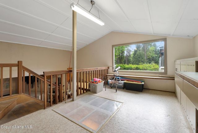 272 Hidden Spring Rd, Sandpoint, ID 83864