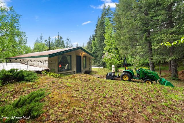 272 Hidden Spring Rd, Sandpoint, ID 83864