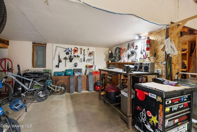 272 Hidden Spring Rd, Sandpoint, ID 83864
