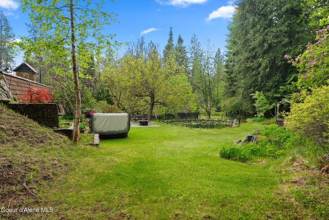 272 Hidden Spring Rd, Sandpoint, ID 83864
