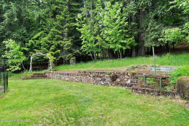 272 Hidden Spring Rd, Sandpoint, ID 83864