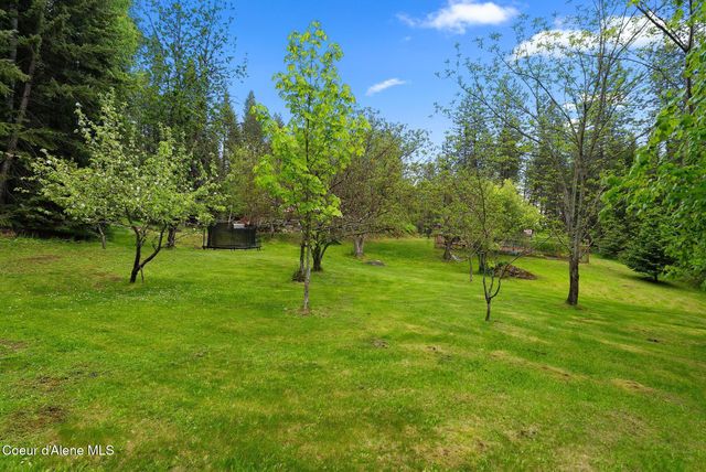 272 Hidden Spring Rd, Sandpoint, ID 83864