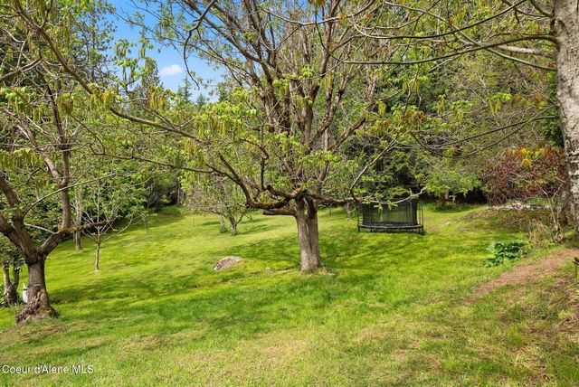 272 Hidden Spring Rd, Sandpoint, ID 83864