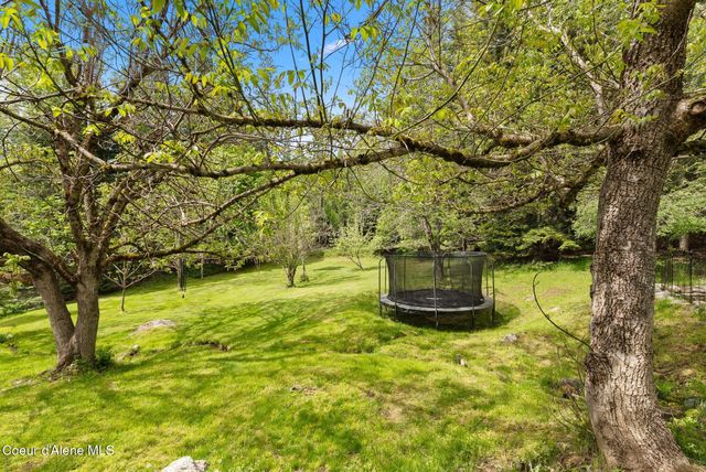 272 Hidden Spring Rd, Sandpoint, ID 83864