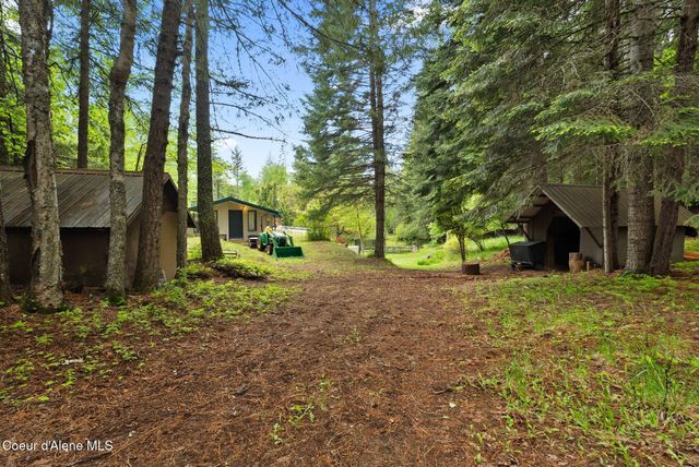 272 Hidden Spring Rd, Sandpoint, ID 83864