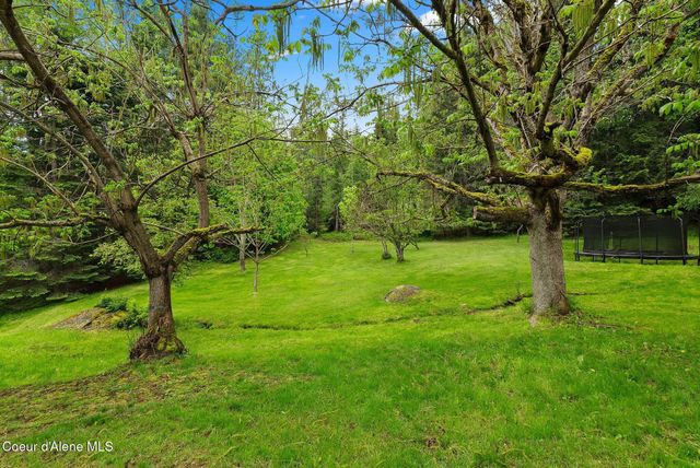 272 Hidden Spring Rd, Sandpoint, ID 83864