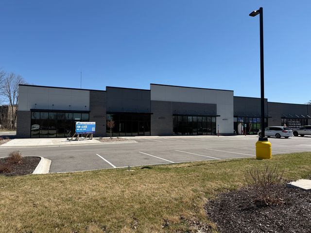 2586 Middle Road, Bettendorf, IA 52722