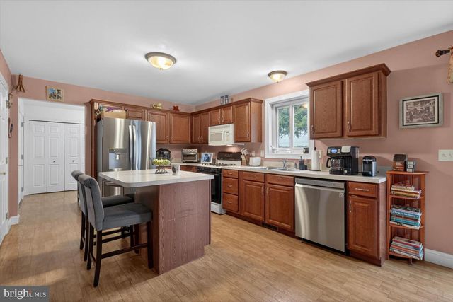 445 OLD STONE WAY, York, PA 17406