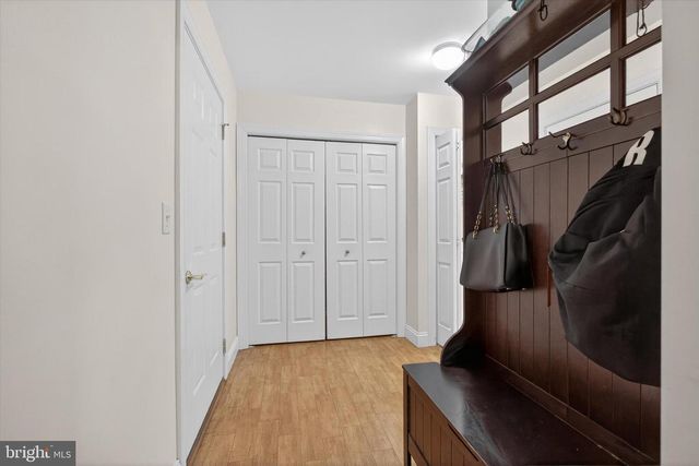 445 OLD STONE WAY, York, PA 17406