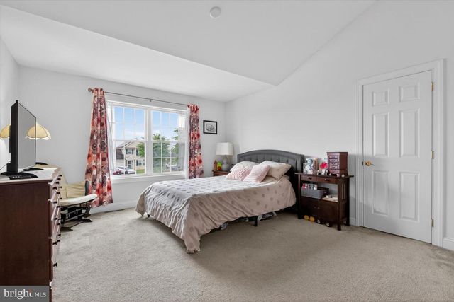 445 OLD STONE WAY, York, PA 17406