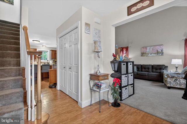 445 OLD STONE WAY, York, PA 17406