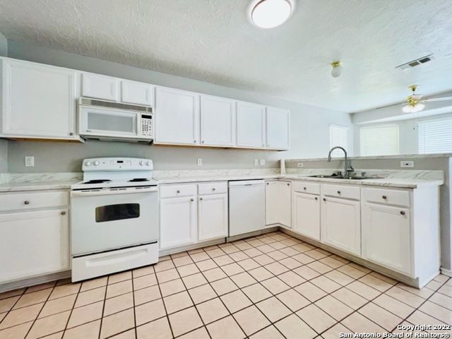 13119 FORUM RD, Universal City, TX 78148