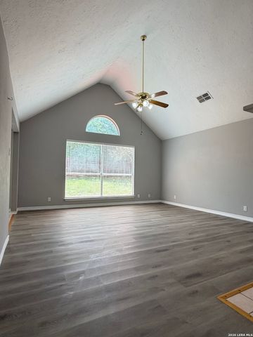 13119 FORUM RD, Universal City, TX 78148