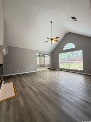 13119 FORUM RD, Universal City, TX 78148