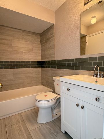 13119 FORUM RD, Universal City, TX 78148